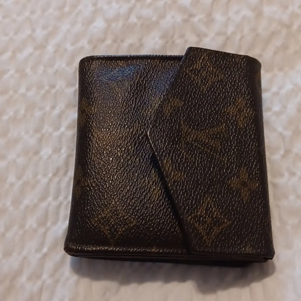 Louis Vuitton Monogram Double Snap Trifold Elise Wallet 🌟 host pick 🌟